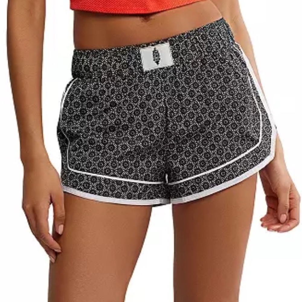 Free People Movement Varsity Blues Printed Shorts Starburst Geo-Black Combo - Picture 2 of 11